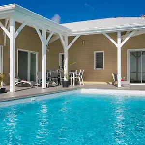 https://villa-noyanny-le-moule.comcaribbean.com